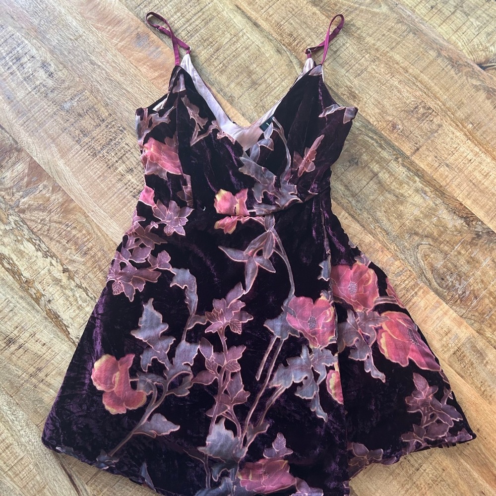 Lulus Plum Purple Burnout Velvet Floral Mini Dress Sleeveless V-Neck Small